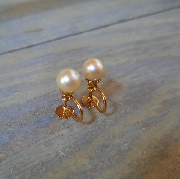 Vintage 18K Yellow Gold Custom Made Cultured Pearl Screwback Earrings - Picture 14 of 15
